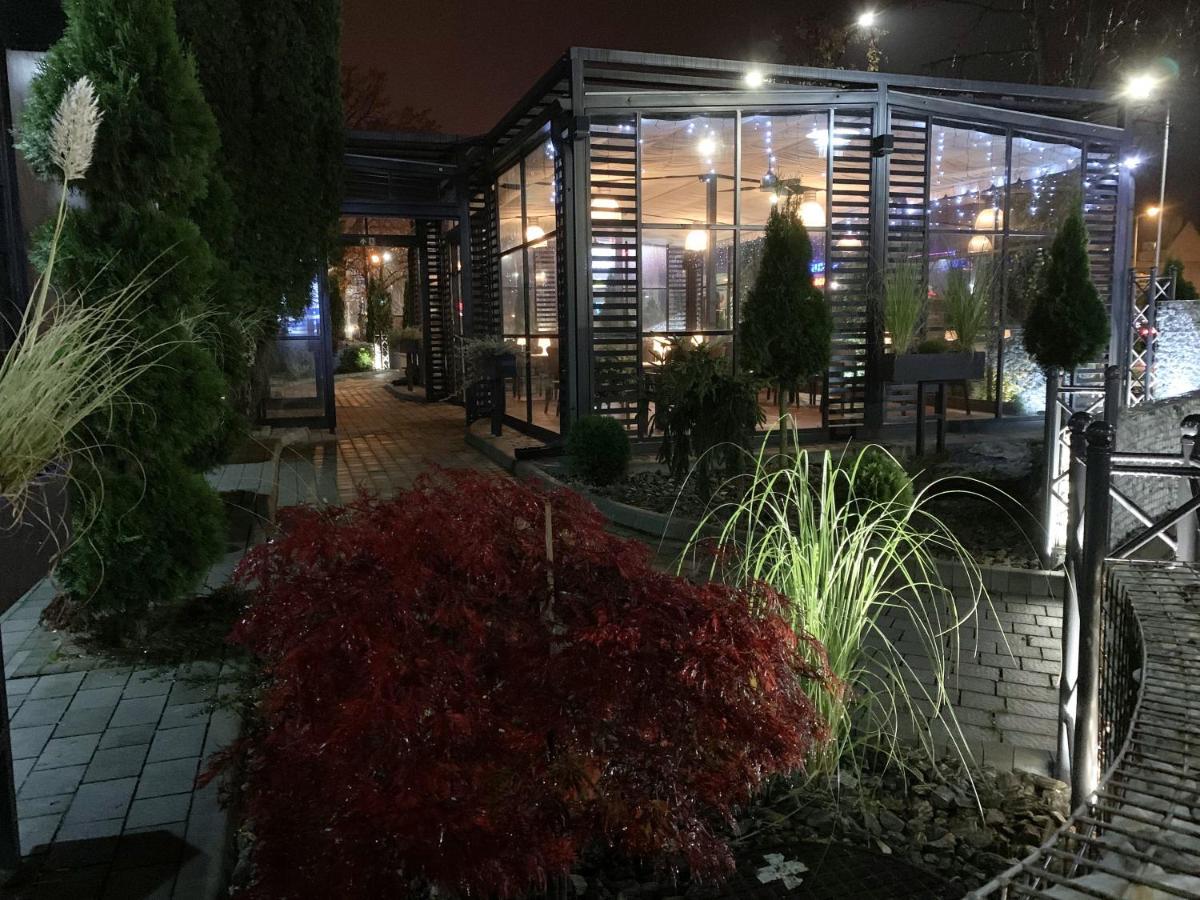 Hotel Kameleon Tarnobrzeg Εξωτερικό φωτογραφία