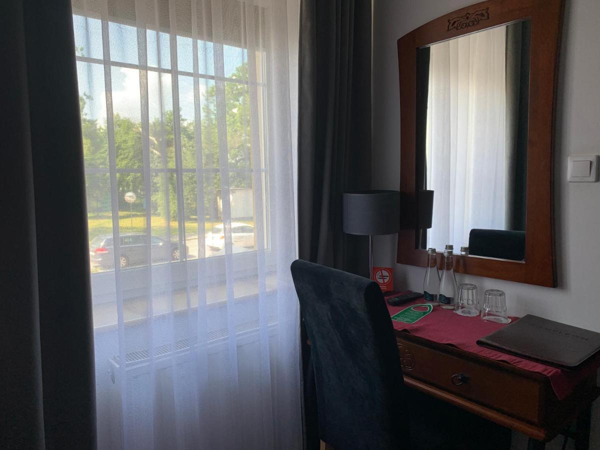Hotel Kameleon Tarnobrzeg Εξωτερικό φωτογραφία